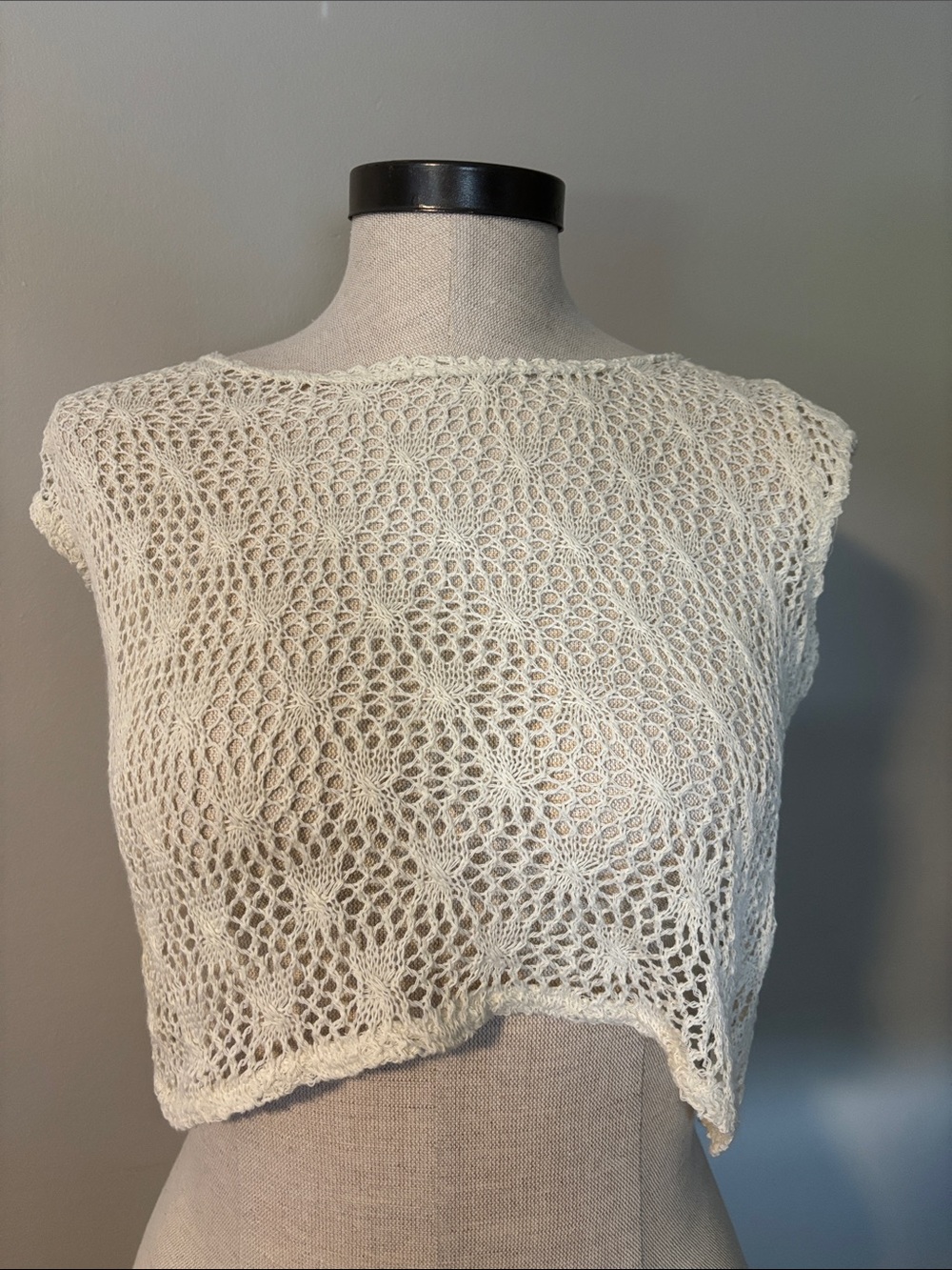 Arizona Jean Company Cream Crochet Off-the-Shoulder Crop Sweater